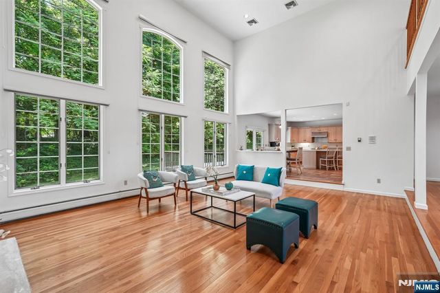 11 Carrington Court, Woodcliff Lake, NJ 07677