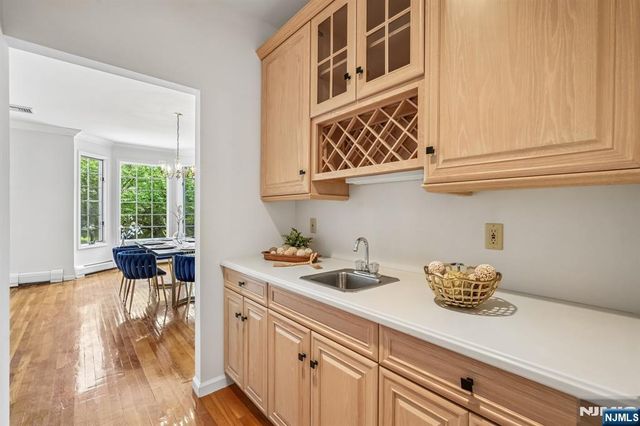 11 Carrington Court, Woodcliff Lake, NJ 07677