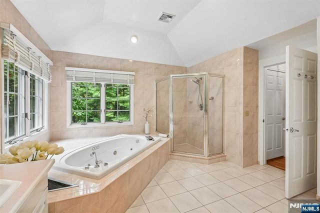 11 Carrington Court, Woodcliff Lake, NJ 07677