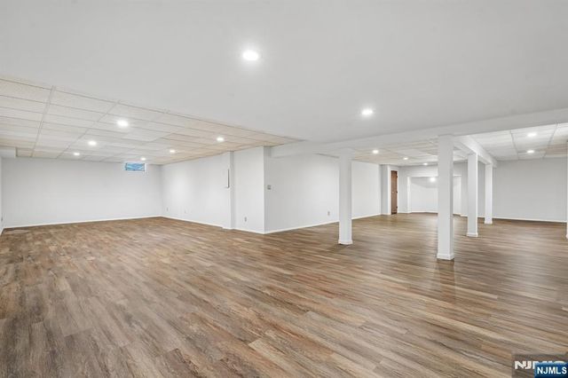 11 Carrington Court, Woodcliff Lake, NJ 07677