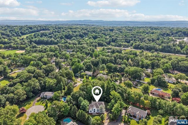 11 Carrington Court, Woodcliff Lake, NJ 07677