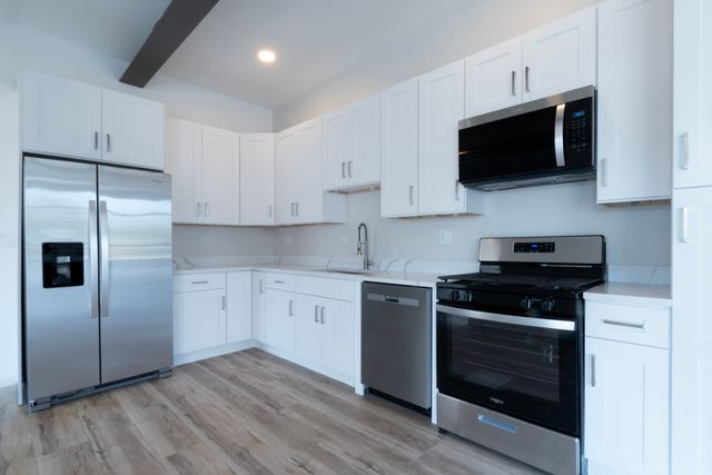 2202 Lombard Avenue 203, Berwyn, IL 60402