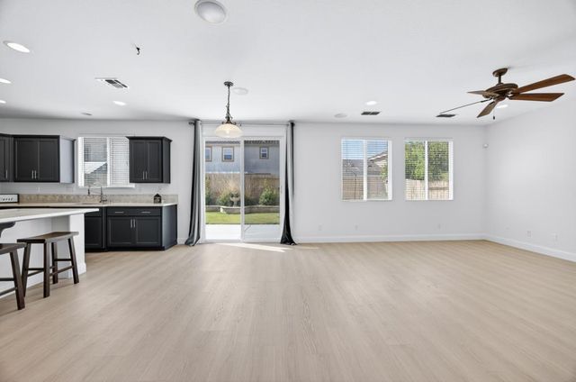 5316 Lotus Pond Way, Elk Grove, CA 95757