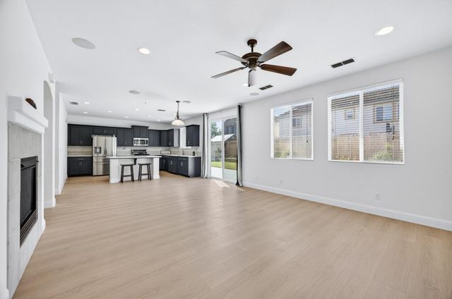 5316 Lotus Pond Way, Elk Grove, CA 95757