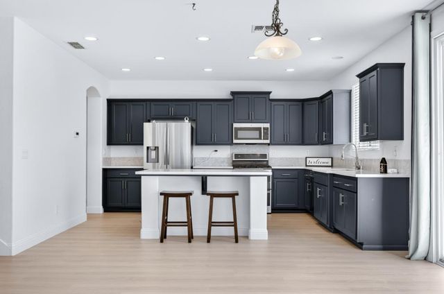 5316 Lotus Pond Way, Elk Grove, CA 95757