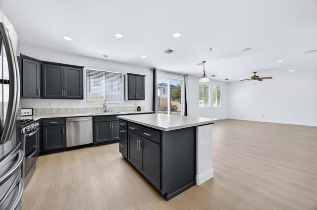 5316 Lotus Pond Way, Elk Grove, CA 95757