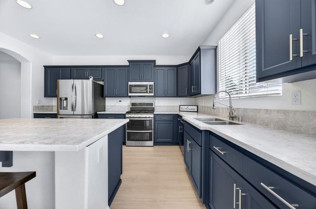 5316 Lotus Pond Way, Elk Grove, CA 95757