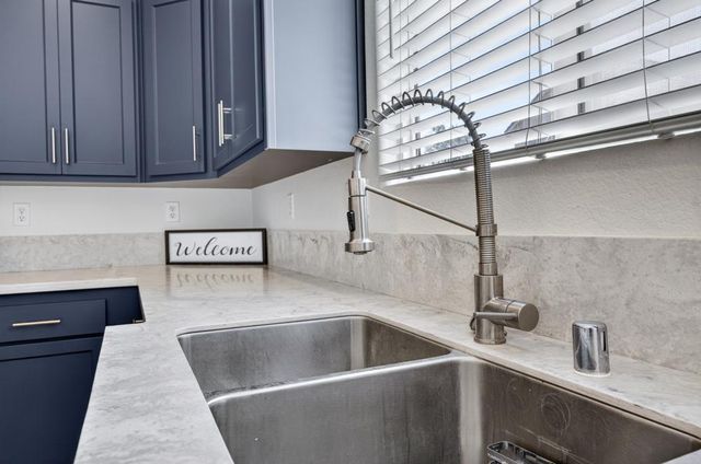 5316 Lotus Pond Way, Elk Grove, CA 95757