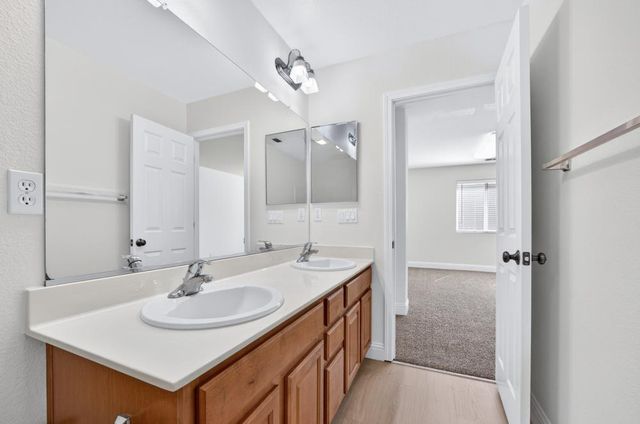 5316 Lotus Pond Way, Elk Grove, CA 95757