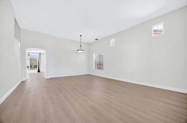 5316 Lotus Pond Way, Elk Grove, CA 95757