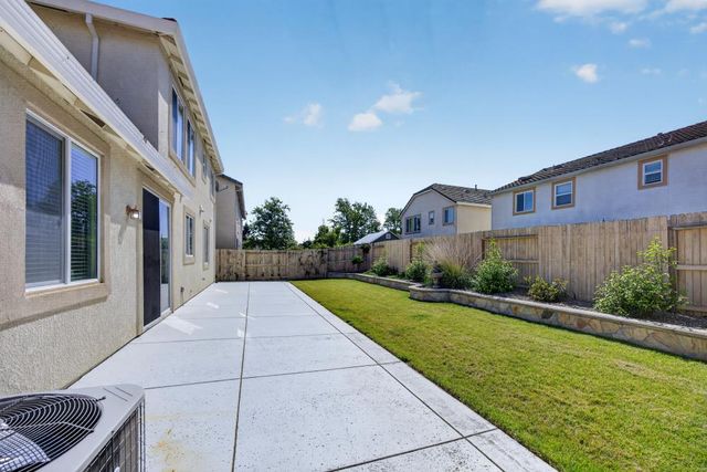 5316 Lotus Pond Way, Elk Grove, CA 95757