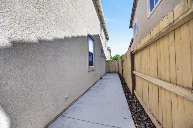 5316 Lotus Pond Way, Elk Grove, CA 95757