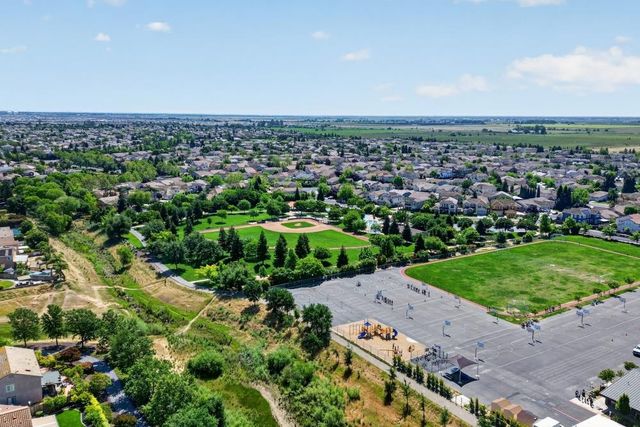 5316 Lotus Pond Way, Elk Grove, CA 95757