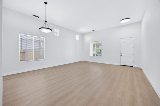 5316 Lotus Pond Way, Elk Grove, CA 95757