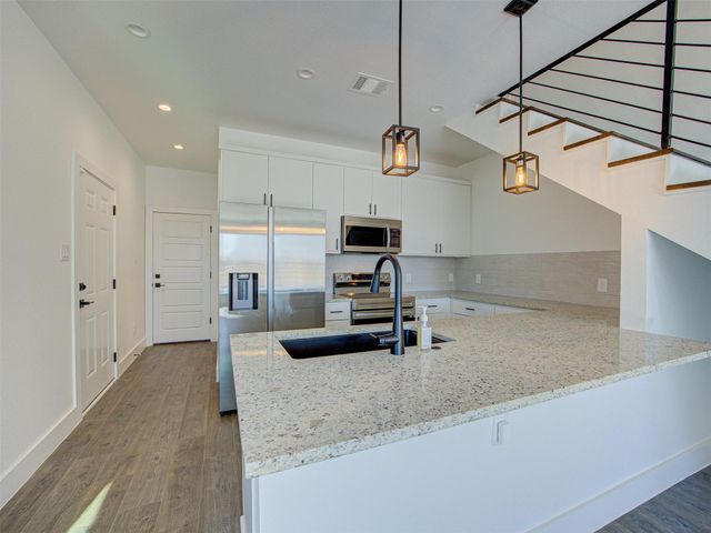 20507 Bonanza ST B, Lago Vista, TX 78645