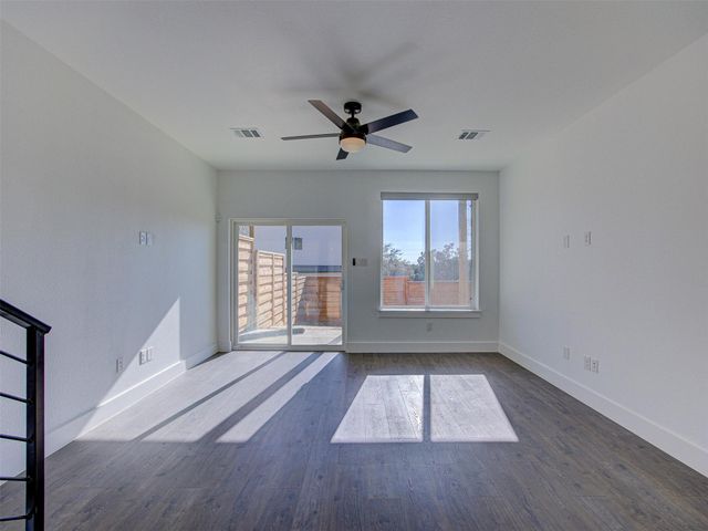 20507 Bonanza ST B, Lago Vista, TX 78645