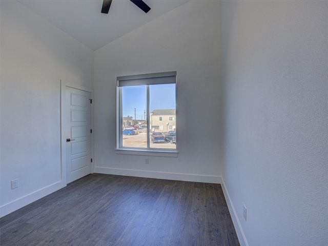 20507 Bonanza ST B, Lago Vista, TX 78645