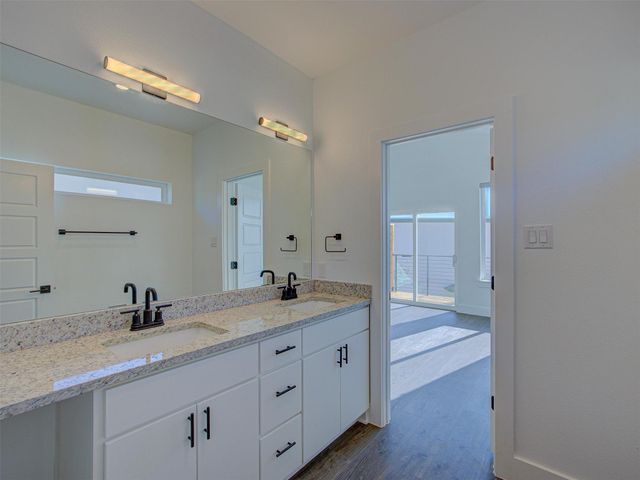 20507 Bonanza ST B, Lago Vista, TX 78645
