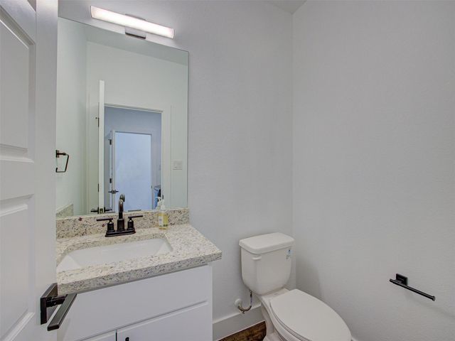 20507 Bonanza ST B, Lago Vista, TX 78645