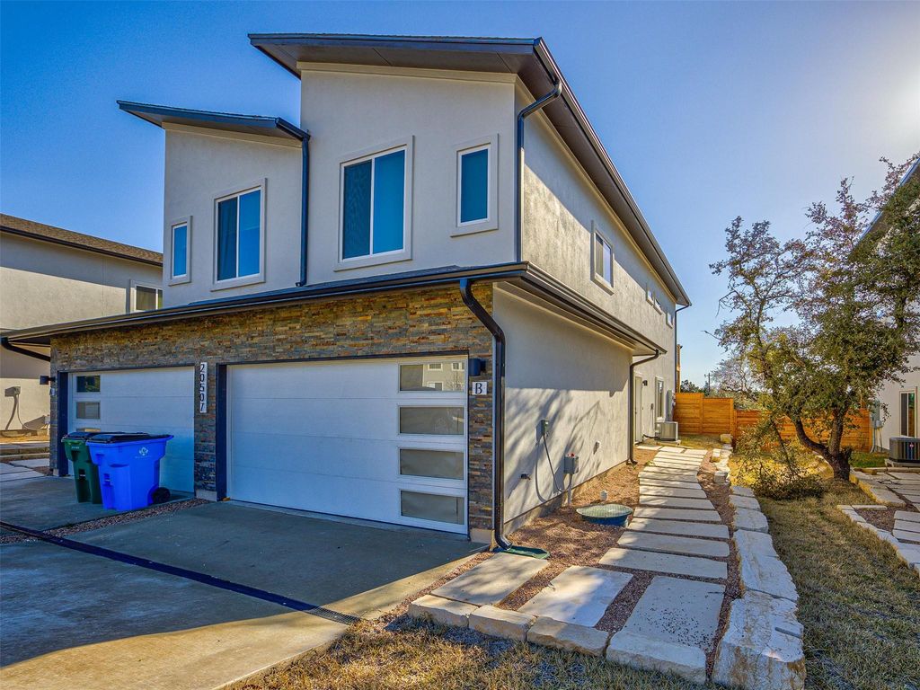 20507 Bonanza ST B, Lago Vista, TX 78645
