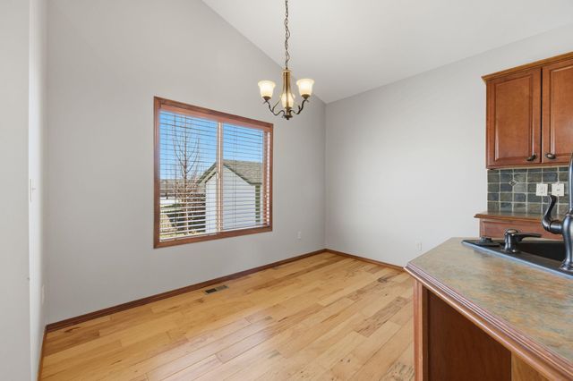 1218 N Hamilton Cir, Derby, KS 67037