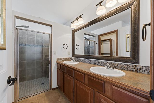 1218 N Hamilton Cir, Derby, KS 67037