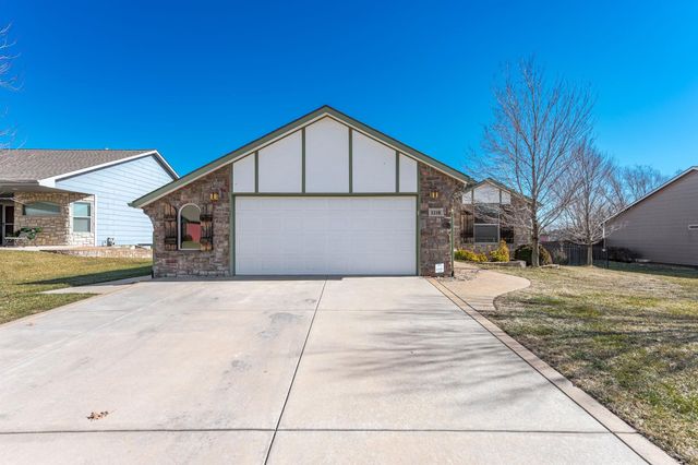 1218 N Hamilton Cir, Derby, KS 67037