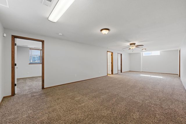 1218 N Hamilton Cir, Derby, KS 67037