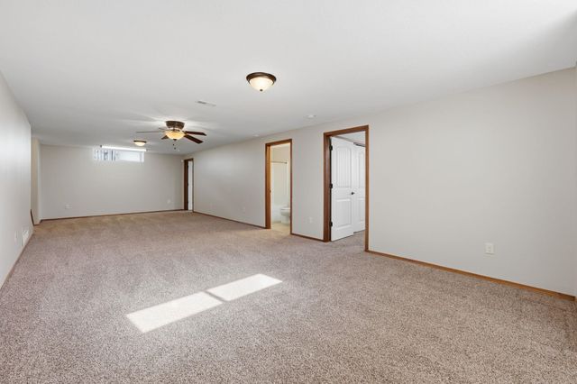 1218 N Hamilton Cir, Derby, KS 67037