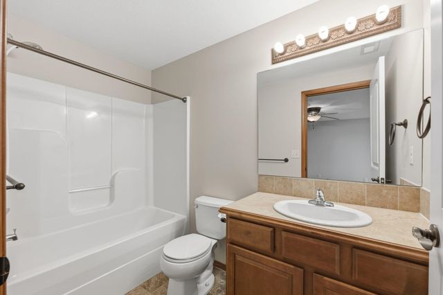 1218 N Hamilton Cir, Derby, KS 67037