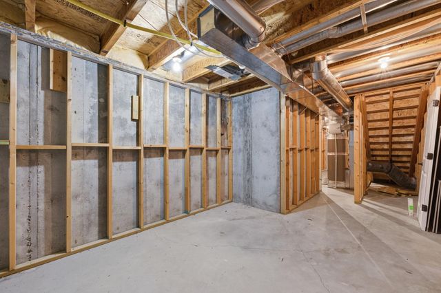 1218 N Hamilton Cir, Derby, KS 67037