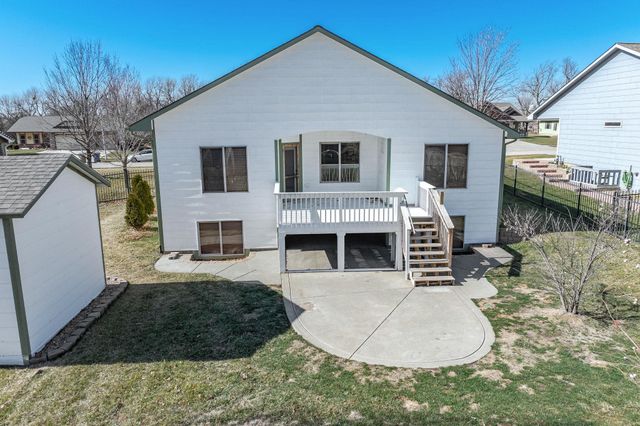 1218 N Hamilton Cir, Derby, KS 67037