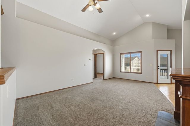 1218 N Hamilton Cir, Derby, KS 67037