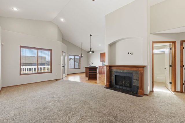 1218 N Hamilton Cir, Derby, KS 67037