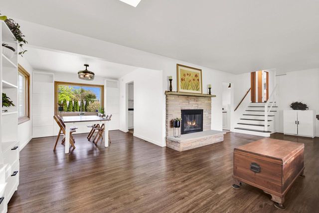 3860 Dale DRIVE, Brookfield, WI 53005