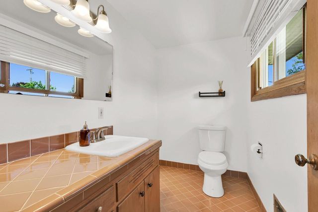 3860 Dale DRIVE, Brookfield, WI 53005