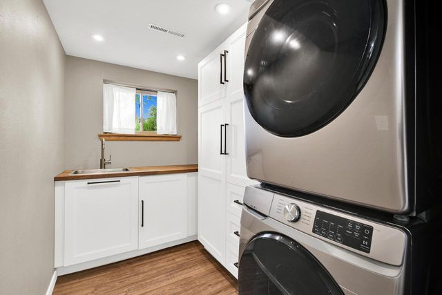 3860 Dale DRIVE, Brookfield, WI 53005