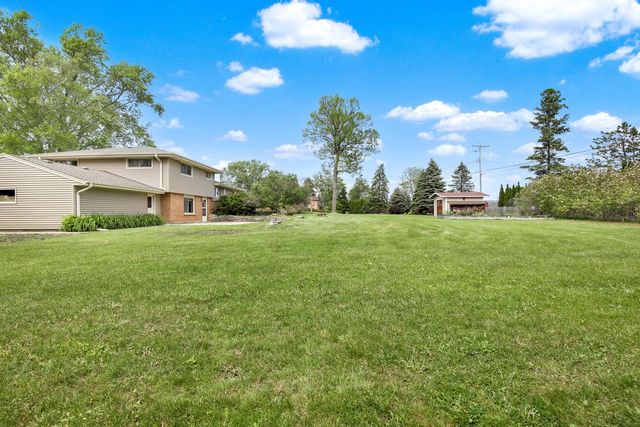 3860 Dale DRIVE, Brookfield, WI 53005