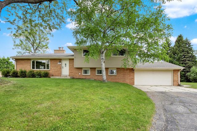 3860 Dale DRIVE, Brookfield, WI 53005