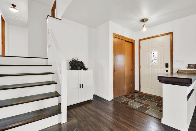 3860 Dale DRIVE, Brookfield, WI 53005