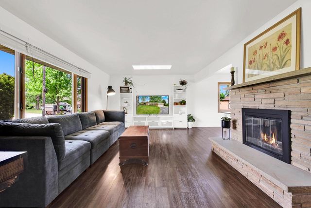 3860 Dale DRIVE, Brookfield, WI 53005