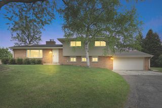 3860 Dale DRIVE, Brookfield, WI 53005