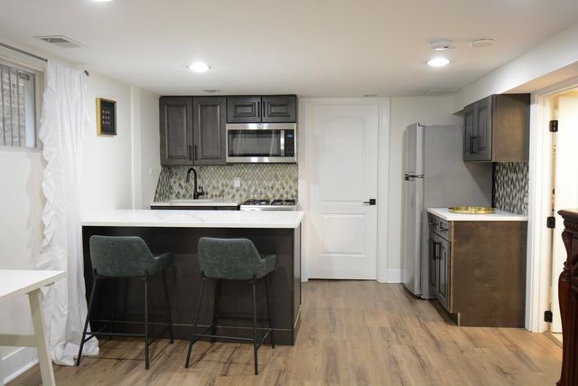 4947 W Parker Avenue, Chicago, IL 60639