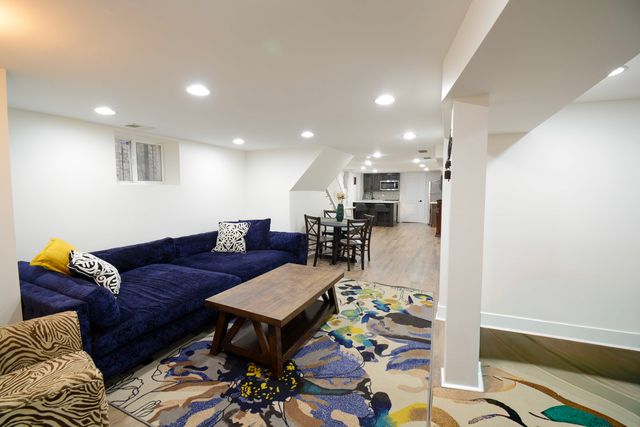 4947 W Parker Avenue, Chicago, IL 60639