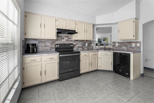 11852 LARK SONG LOOP, Riverview, FL 33579
