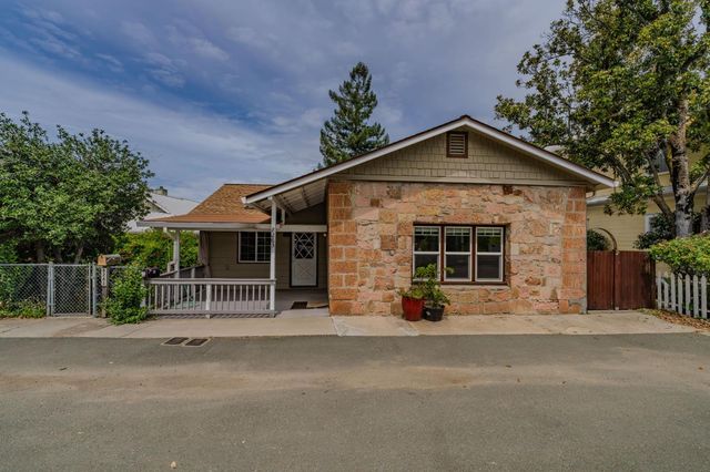 8263 Main St, Mokelumne Hill, CA 95245