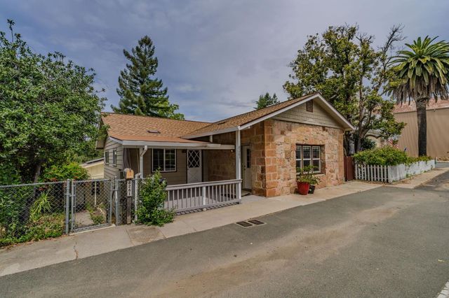 8263 Main St, Mokelumne Hill, CA 95245