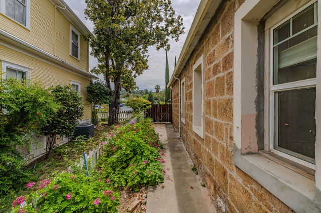 8263 Main St, Mokelumne Hill, CA 95245