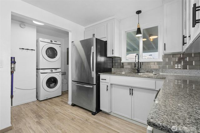 219 SW 108th Street, Seattle, WA 98146