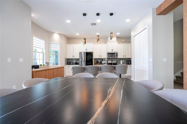 10431 SIDDINGTON DRIVE, Orlando, FL 32832